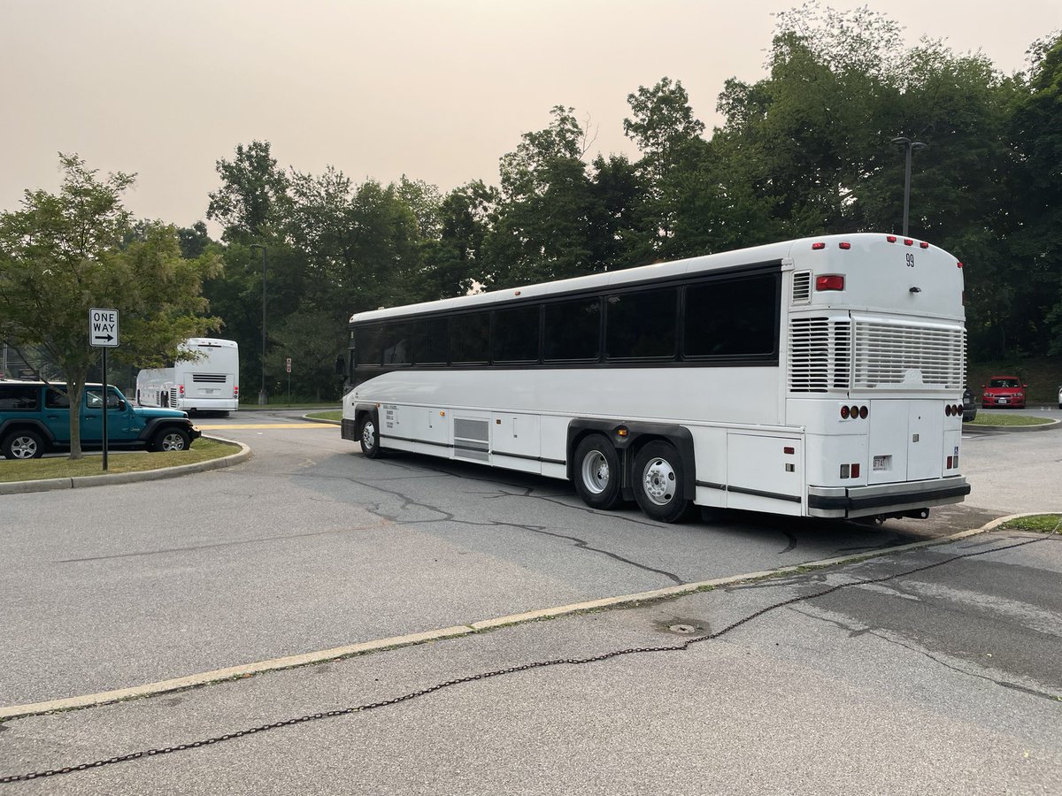 ArdsleyMS's tweet photo. 7th graders off to Pocono Valley!!! https://t.co/MabCoeY7um