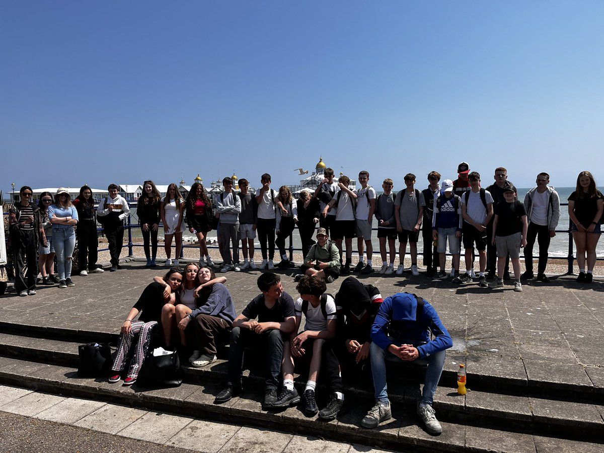 UckColl_Geog's tweet photo. The week of field trips continues with a trip for year 10. They’ve definitely enjoyed the weather today! https://t.co/H7Bn9fZ62c