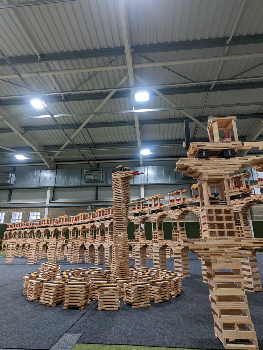 ClairesCourtJnr's tweet photo. Such an amazing 2 days of STEM this week for #CCJuniors . The pupils enjoyed building a masterpiece (and taking it down again!)
#CCScience #CCFamily https://t.co/0XgihuDX7t