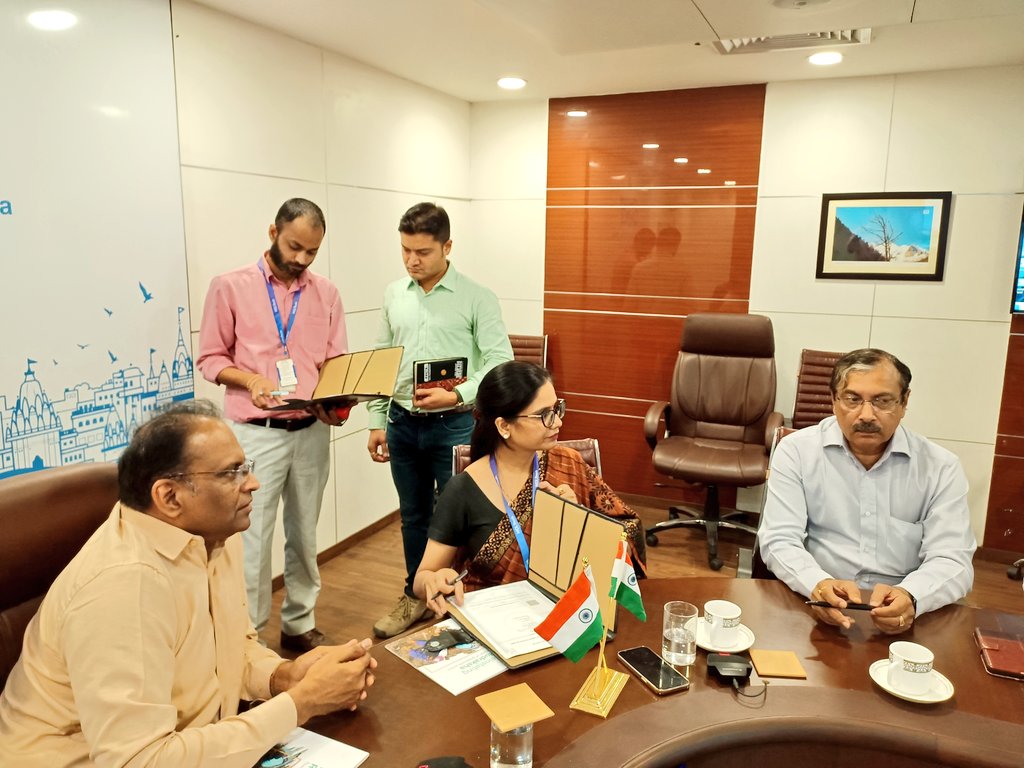 Under this MoU, <a href="/HCL_Foundation/">HCLFoundation</a> will 
1⃣ Finance the project through <a href="/INTACHIndia/">INTACH</a>
2⃣Borne the entire cost of the project
3⃣Periodically review and submit half-yearly reports to NNCG