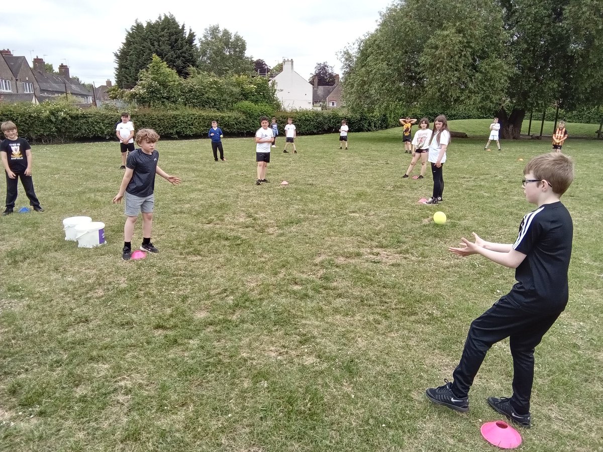 MerseyDeltaY5's tweet photo. Practicing our bowling skills for our first PE session with Coach Paul @DeltaMersey https://t.co/uJf4AcIppI