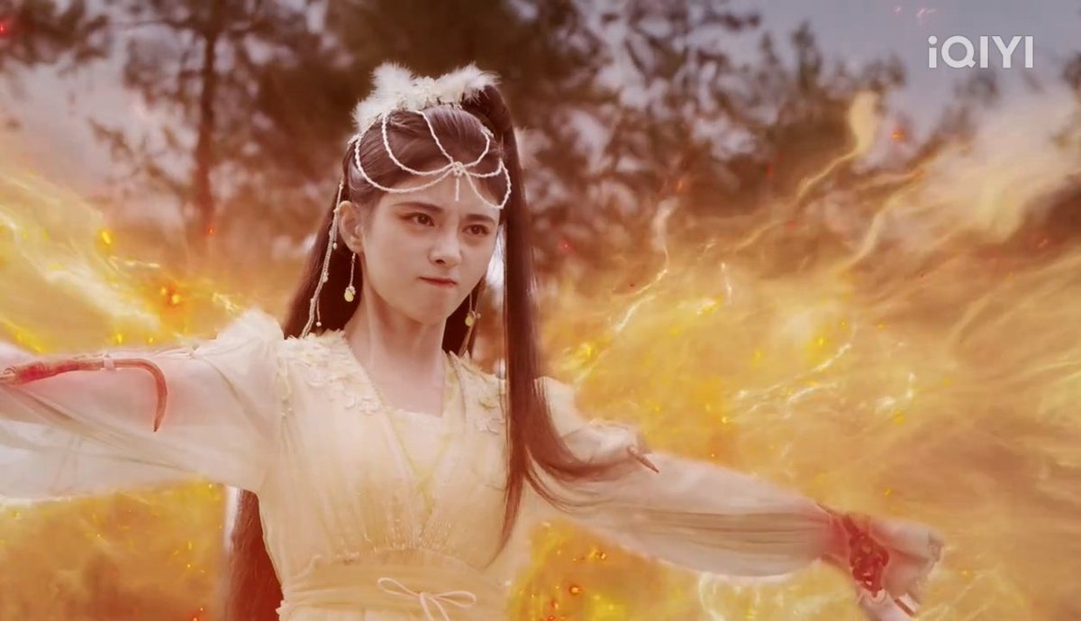 people should understand how ju jingyi is allergic to not serving when her poise, micro expressions & extreme temperament as phoenix devoured this scene so bad. it's so her in the bestest way possible

#beautyofresilience #花戎