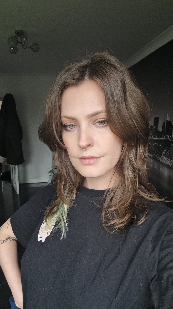 LoaScientist's tweet photo. I can vouch for this. I used affirmations to grow hair in a bald spot, when I first started I didn't believe it but knew my sub would take it as gospel. Peep the photos 👀 now I have a mane of hair 🦁 the spot is entirely covered now, the pics show the progress. https://t.co/2QJZf9EudJ