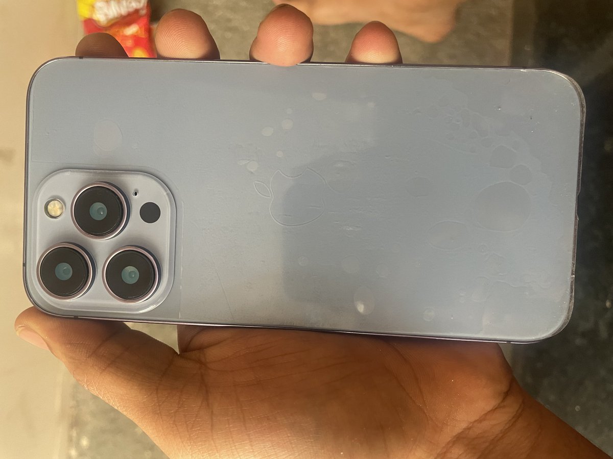 pogiri_kumar3's tweet image. Please help me bro . Flipkart delivered fake mobile instead of IPhone 14 Pro, Silver, 128 Gb. Its been 12 days. Still issue is not resolved. Flipkart is rejecting return request. Please 🙏 🙏 🙏 🙏 🙏 🙏