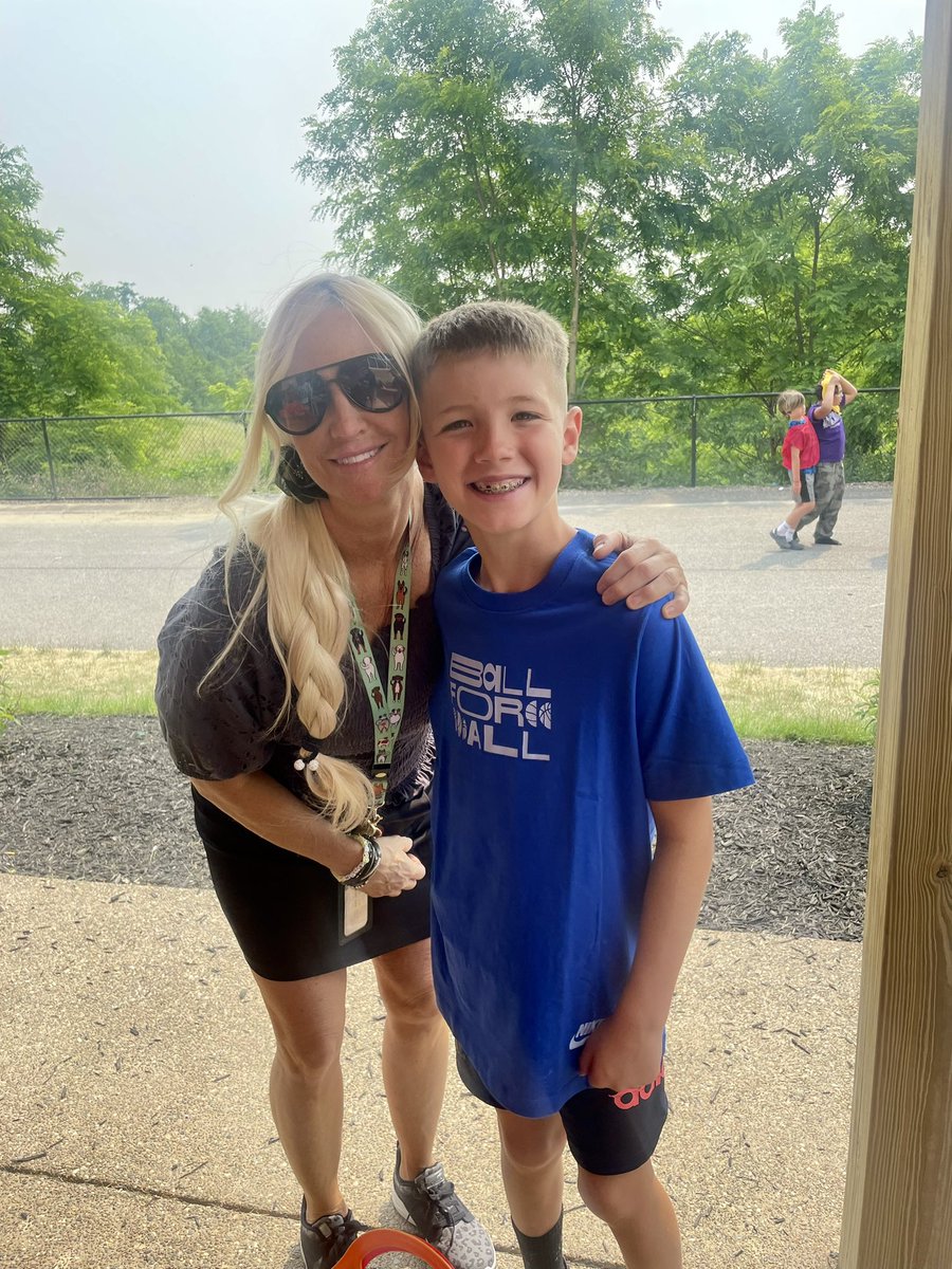 christiansenj21's tweet photo. Last Day of school for my 3rd grader and Kindergartener!! βΊοΈπππ₯° What a wonderful year of learning and growth for both of them with fantastic teachers who have left such positive lasting impacts!! π€π #MontourProud #MontourFamily @AmyJMSD @MontourSD https://t.co/95xiQy1i7j