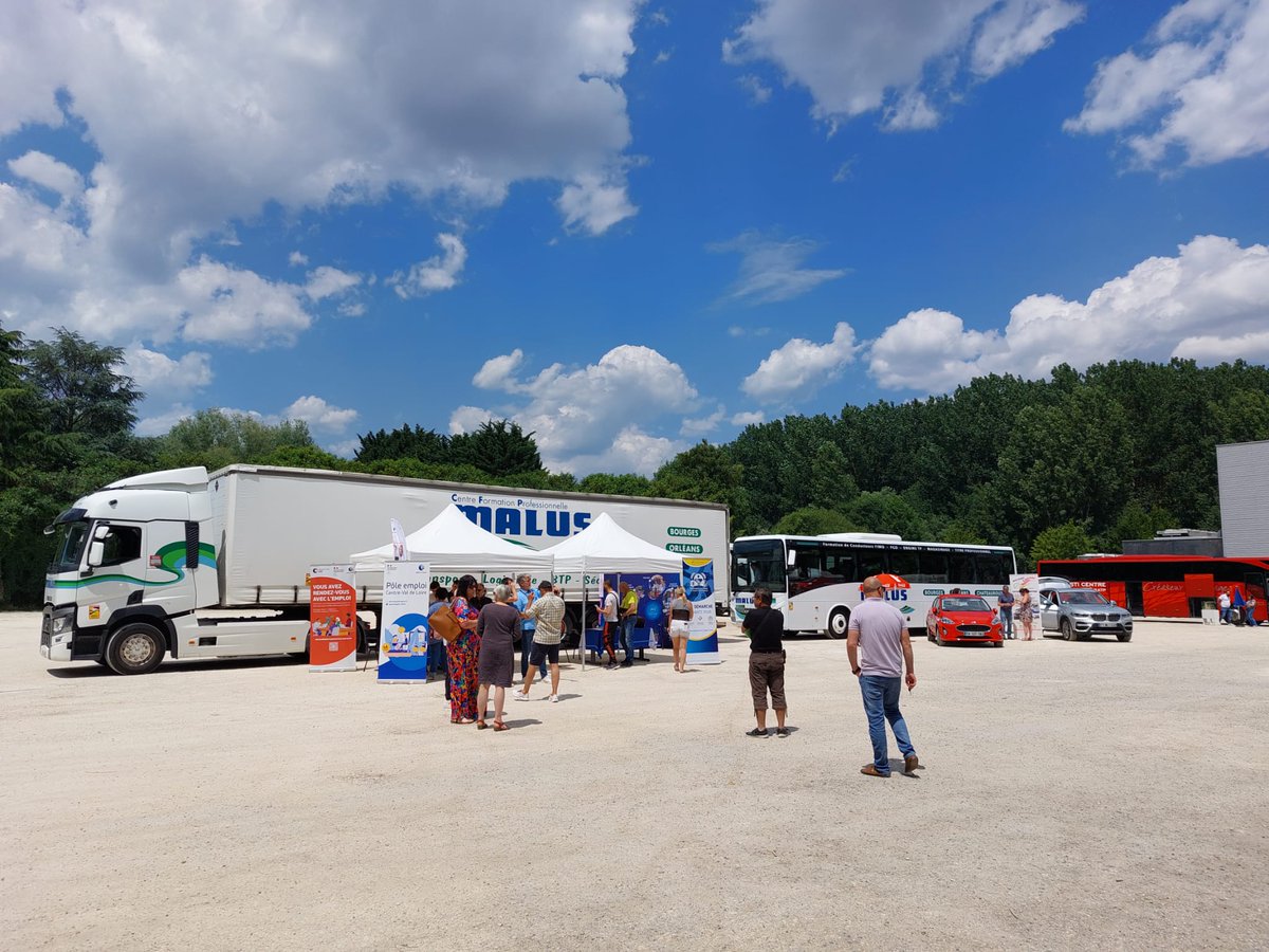 Flora_Deville's tweet photo. Semaine Transport-Logistique #AvecPoleEmploi Forum #Emploi #Transport à #Bourges Prado ce 7 juin avec @AFT_TL et @poleemploi_RCVL
Des #opportunités dans les différentes activités du #TRM et du #TRV
#Tousmobilisés #recrutement #découvertemétiers https://t.co/dRlqmIGE4F