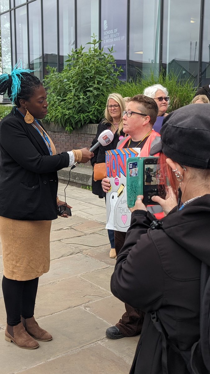 uculeeds's tweet photo. Great to see so many  colleagues at our UCU Luminate Education Group picket outside of our #printworks campus this morning. 

Solidarity to colleagues across ALL industries made to take such drastic action 

#ucurising #respectFE #industrialaction #payupcollin https://t.co/GwkF7UileG
