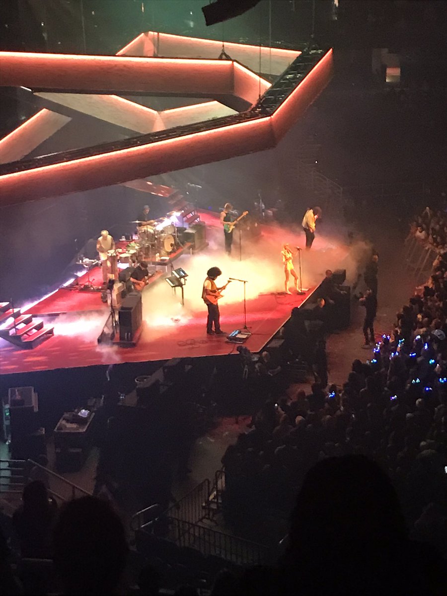 sirenhuffpuff's tweet photo. Ready to share my #paramoresavedmetoo storyโฆ
(TW: suicide)
#paramorecleveland https://t.co/mO6LmIdAJK