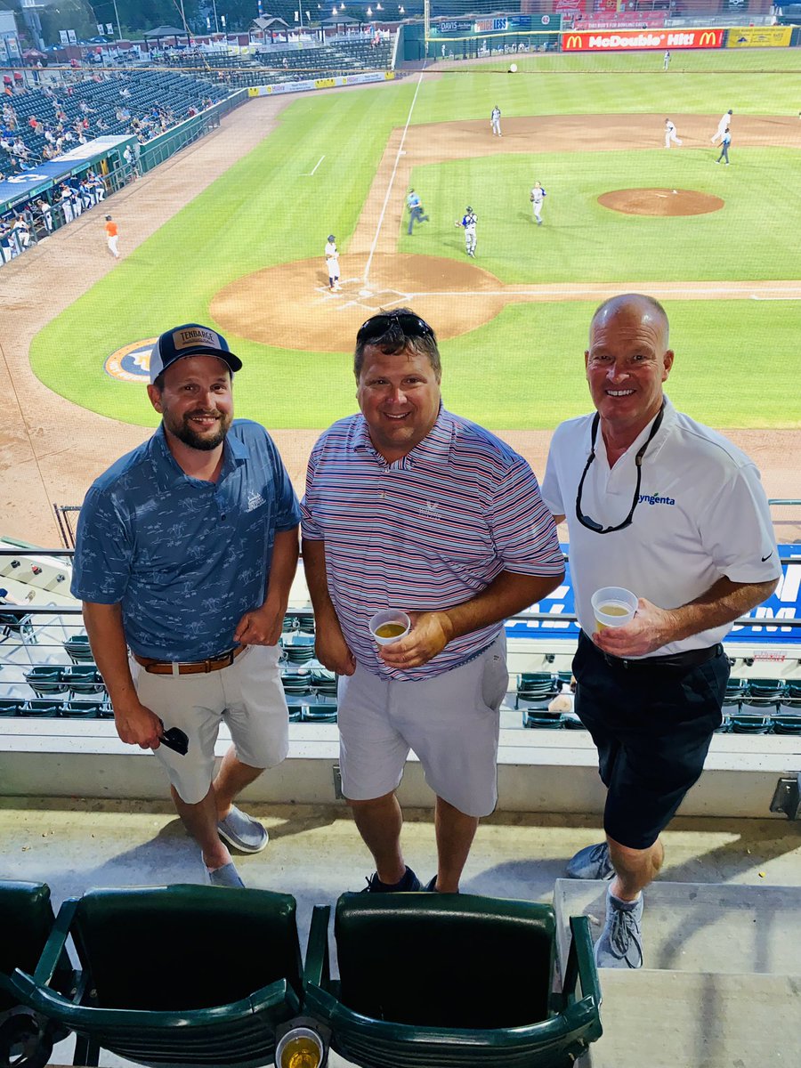 Great night at the ballpark with family and friends. Thank you Jim Ellis <a href="/SyngentaTurf/">Syngenta Turf US</a> <a href="/SyngentaGolf/">SyngentaGolf</a> <a href="/bghotrodsground/">HotRods Grounds Crew</a> <a href="/BGHotRods/">Bowling Green Hot Rods</a> <a href="/tenbargesouth/">Mylo</a> <a href="/Hop_Jason/">Jason Hopkins</a> Andy Hurt #summertime #turf