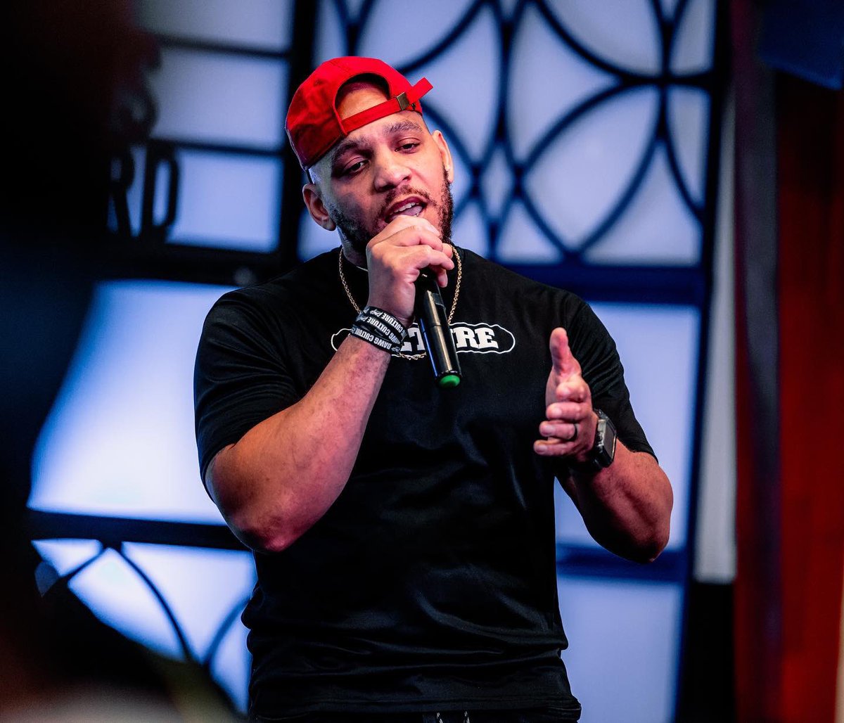 Dawg_Culture's tweet photo. “Nothing Matters More Than Your Impact On Humanity.”
Keynote Speaker🤝🏽
📸 @tytheshooter
#dawgculture #bethechange #church #keynotespeaker #speaker #litconference #lit #lccm https://t.co/FnLSRhu3n9