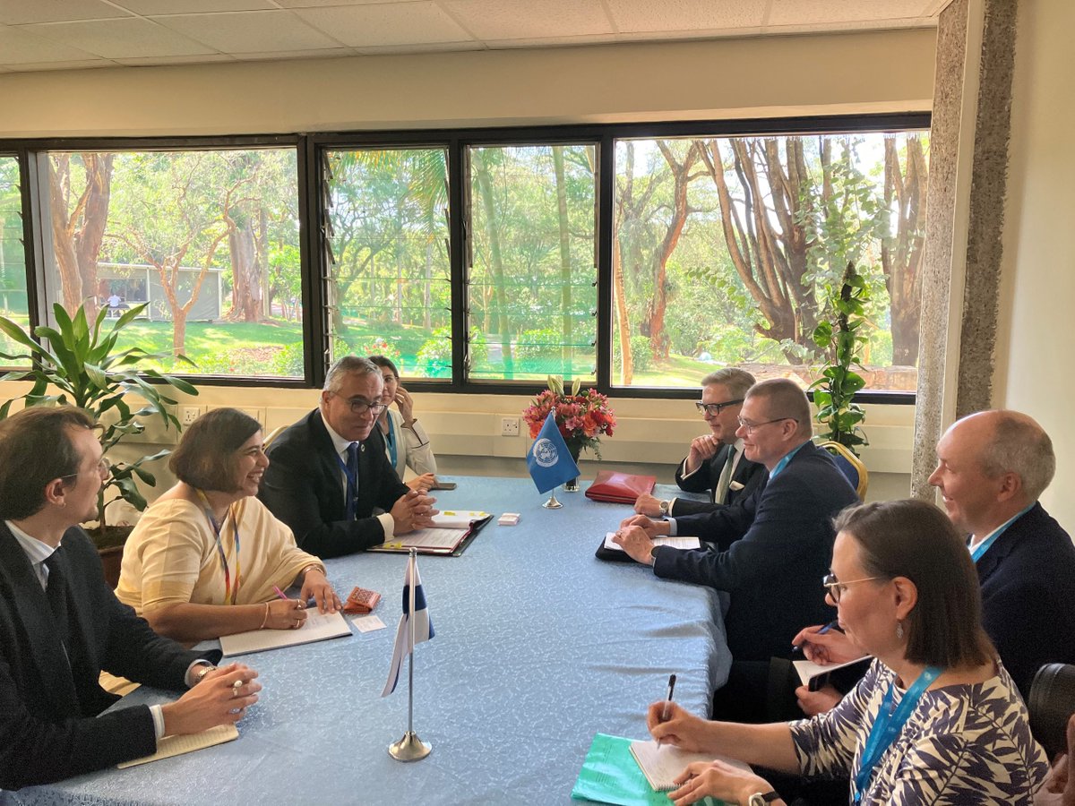 Thank you DED @MichalMlynar for meeting with our delegation amidst the busy #UNHA2 week!

The focus of @UNHABITAT’s work is extremely important in terms of the challenges we are facing: rapid urbanization, climate change, disasters & conflicts. #SustainableUrbanFuture 🏙️