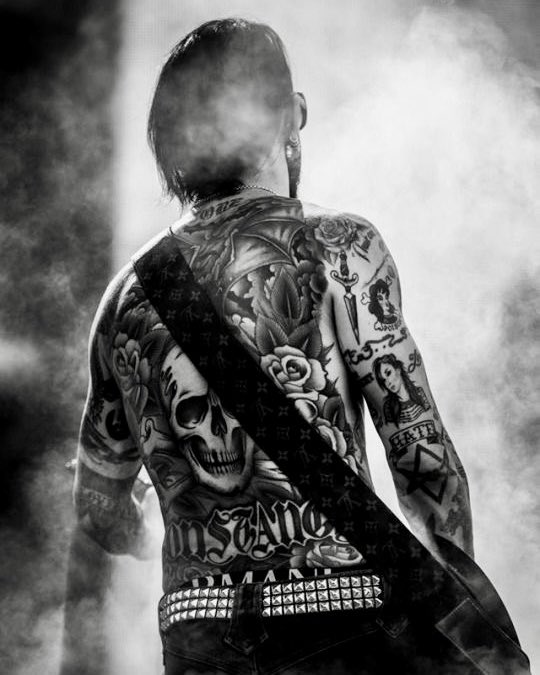 antoniedeswan's tweet image. Birthday boy 💕🎂 #DaveNavarro