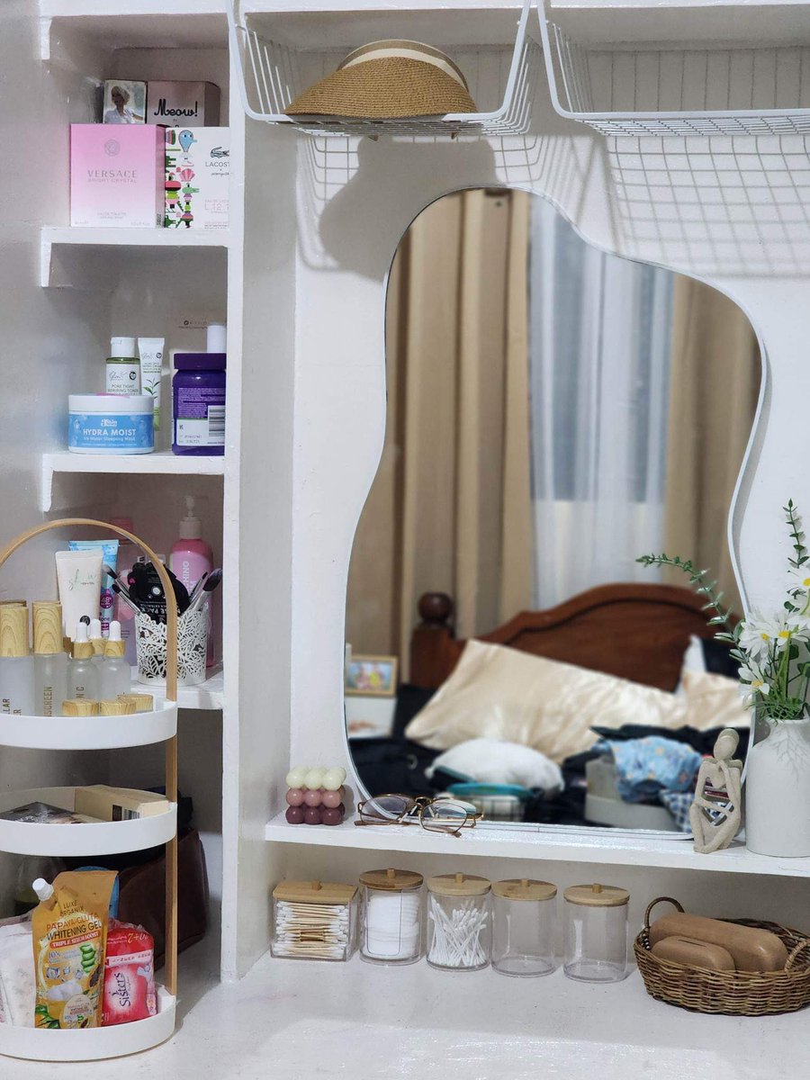 uppercatt's tweet photo. Look how our “Xhie” Table Top Mirror matches this vanity area.  🤩
Thank you Ms. Hannah!🙏☺️

📸: Ms. Hannah https://t.co/vS5qiz6eC5