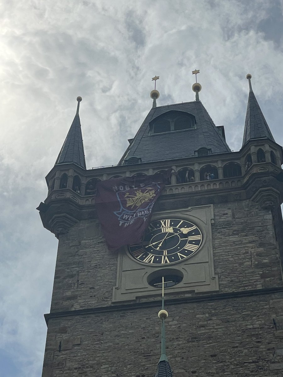 Í nafni Dean Ashton, Scott Parker og hins heilaga Mark Noble, gerið það, ekki klúðra þessu eins og öllu öðru. COYI!!!!!