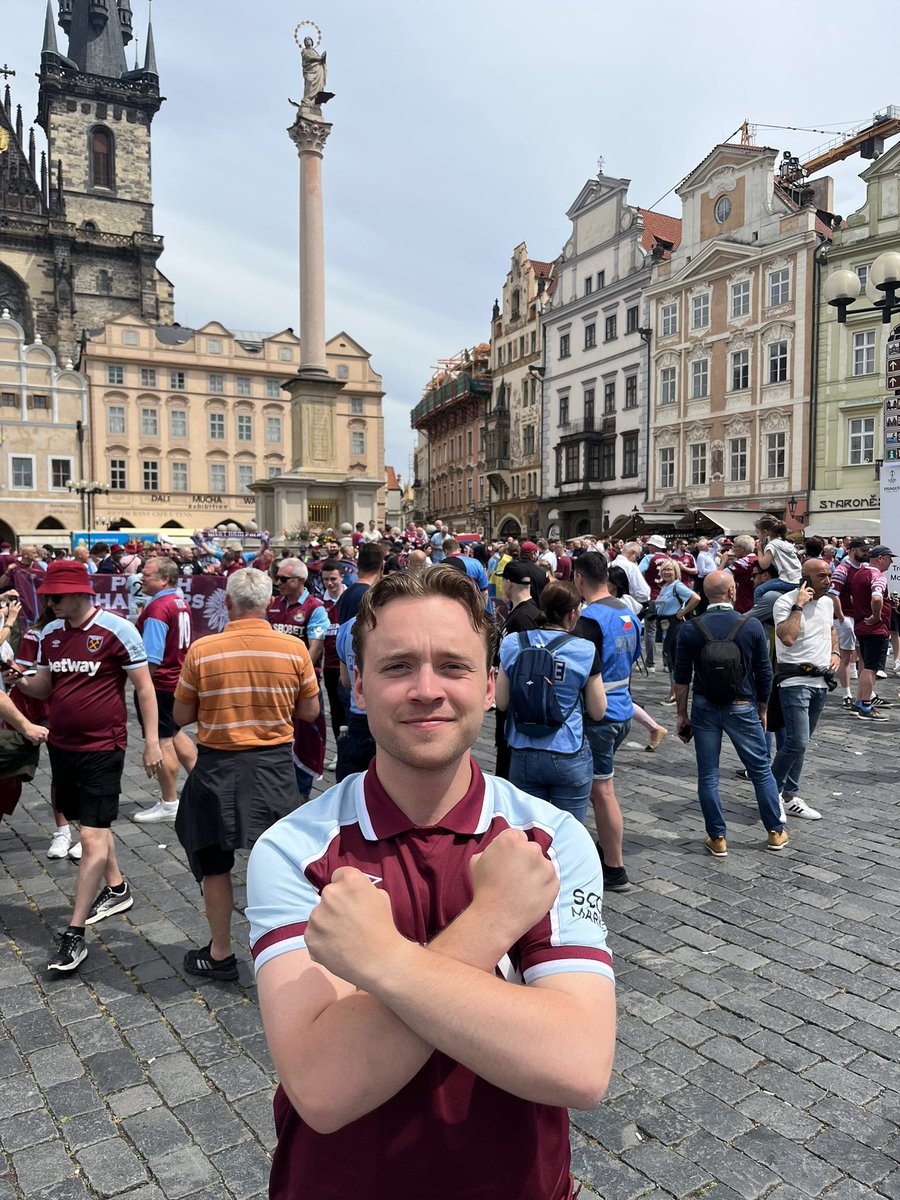 tomasvidar's tweet photo. Í nafni Dean Ashton, Scott Parker og hins heilaga Mark Noble, gerið það, ekki klúðra þessu eins og öllu öðru. COYI!!!!! https://t.co/pWMdimjY0Q