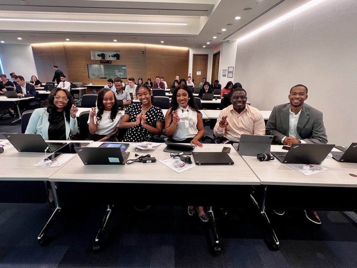 Katryna Lowery Kinn on Twitter "1st Day on the Job as an Intern at