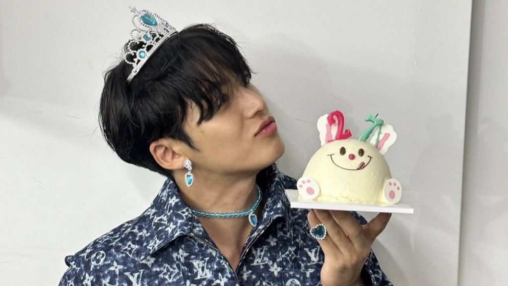 shua_enthusiast's tweet photo. for the birthday’s you’ve missed, im glad you had a lot of celebrations this year, mingyu! we love you 🥺🫶🏻 https://t.co/3E6A13x8Ll