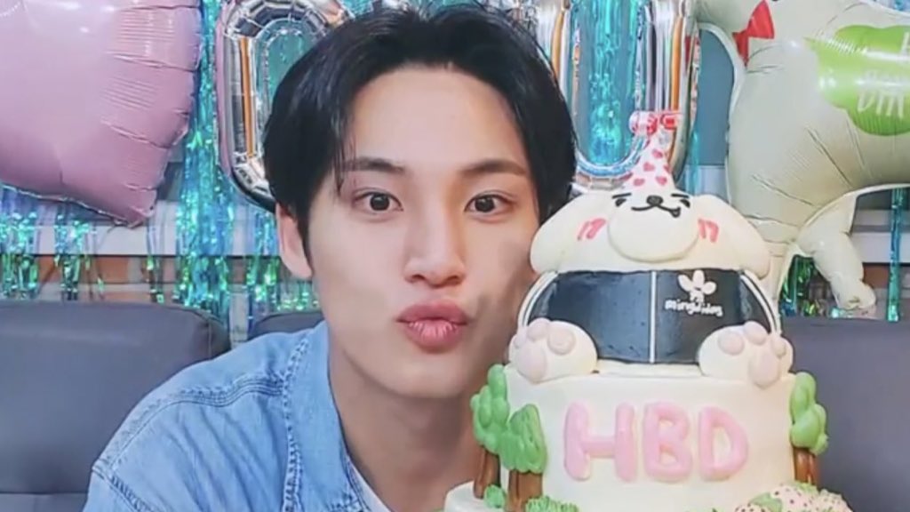 shua_enthusiast's tweet photo. for the birthday’s you’ve missed, im glad you had a lot of celebrations this year, mingyu! we love you 🥺🫶🏻 https://t.co/3E6A13x8Ll
