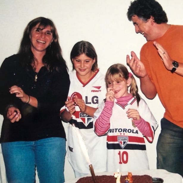 SaoPauloFC's tweet photo. 🎾🇾🇪 Bia Haddad Maia, que é #TricolorDesdeSempre, avançou às semifinais de Roland Garros e segue fazendo história!

Estamos orgulhosos e na torcida por você, Bia! ❤️🤍🖤

#VamosBia
#VamosSãoPaulo 🇾🇪
#RolandGarros https://t.co/f79lSuN6ub