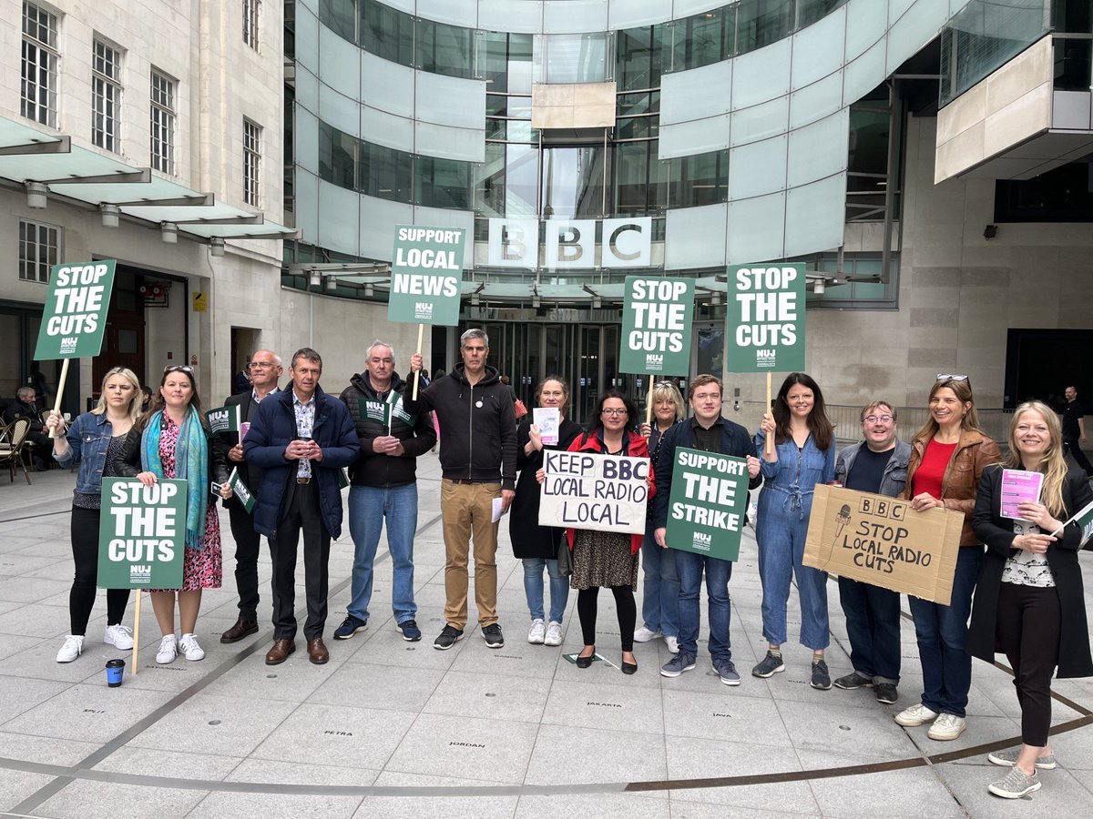 Upbeat and determined mood on the BBC London picket line at NBH today with much discussion of the importance of local news and content.

#KeepBBCLocalRadioLocal 
#NUJBBCstrike