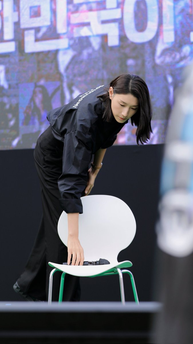 zin_yaki's tweet photo. 220607 튀르키예 참전용사에게 보내는 편지
#김연경 선수와 토크 버스킹 https://t.co/Ro5rXF6Z6a