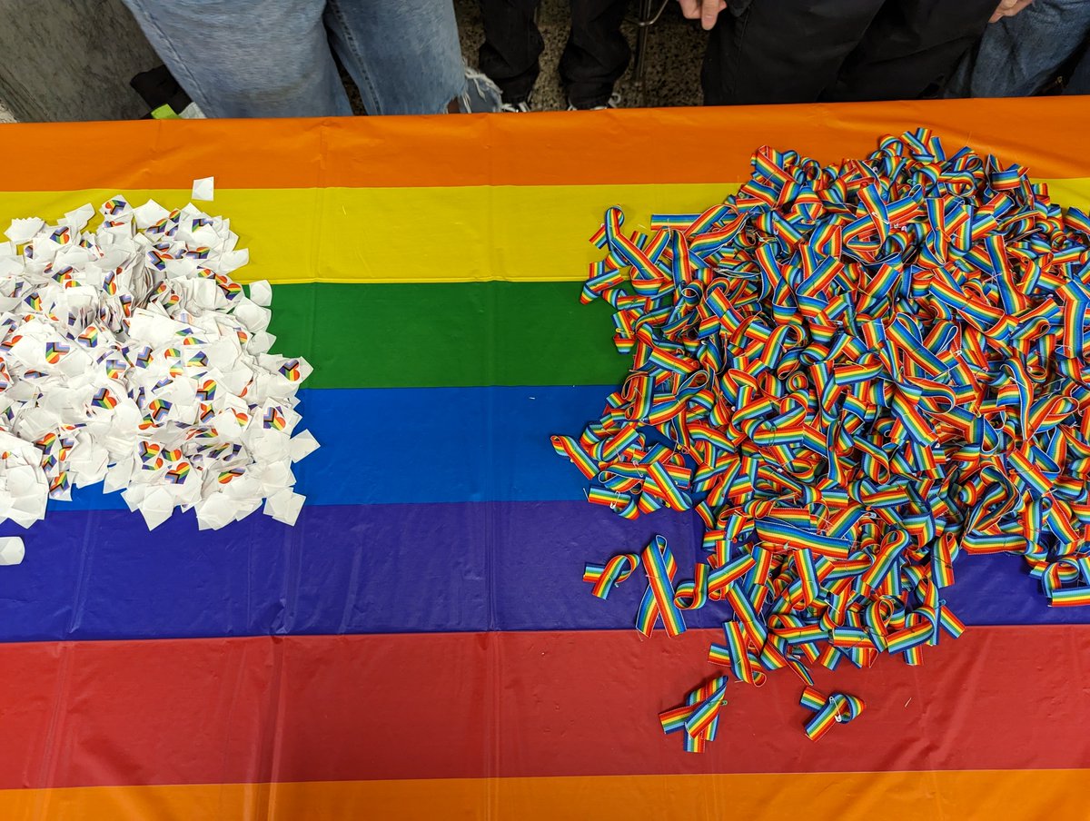 MidwoodHornets's tweet photo. Happy Pride, Midwood ! Today is Midwood Pride Day. Please stop by the lobby to grab a sticker or a pin to show your Pride or support ! #midwood @BrooklynSouthHS @District22BKNY https://t.co/nyoyw0Y5i0