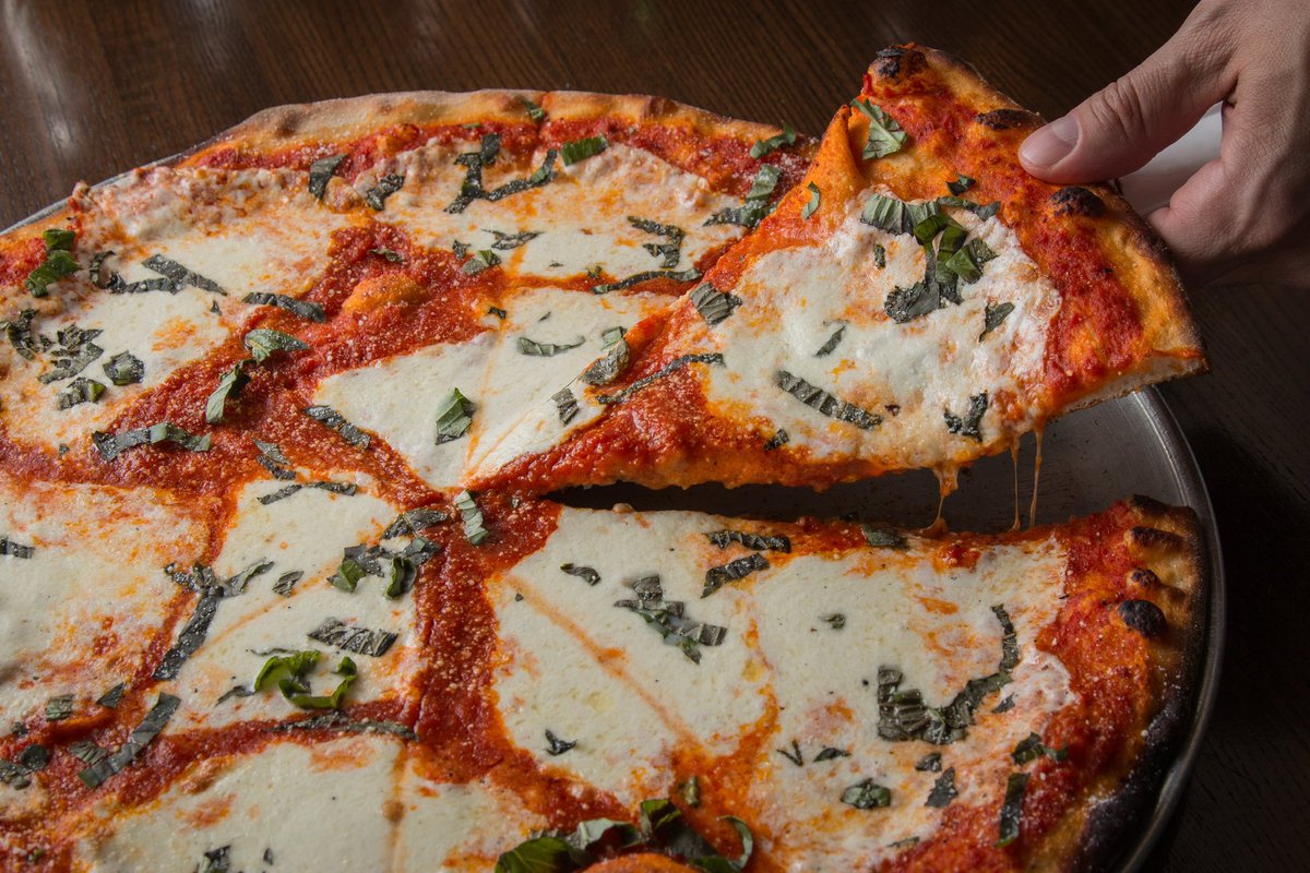 DeninosSouth869's tweet photo. Summer is here that means Deninos South is open 7 days a week #deninospizza #pizza #deninossouth https://t.co/lZdcKAjjgl