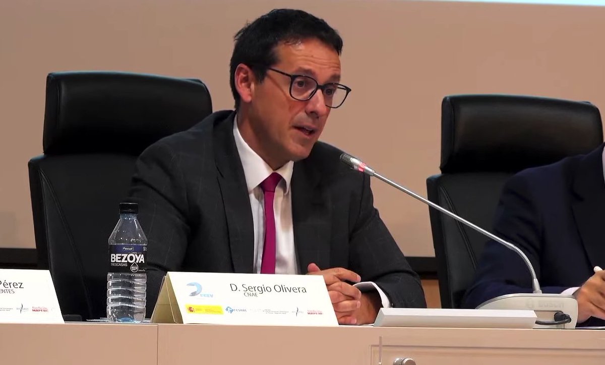 🗣️IV Foro FCEV <a href="/soliveracnae/">Sergio Olivera</a> 

➡️Si se forma en #movilidadsegura a los niños se conseguirá una conciencia social colectiva

➡️Con 8.000 #autoescuelas siempre habrá un profesor de formación vial cerca del docente para ayudarle a impartir #educaciónvial 

⏺️youtube.com/watch?v=bdPBvi…