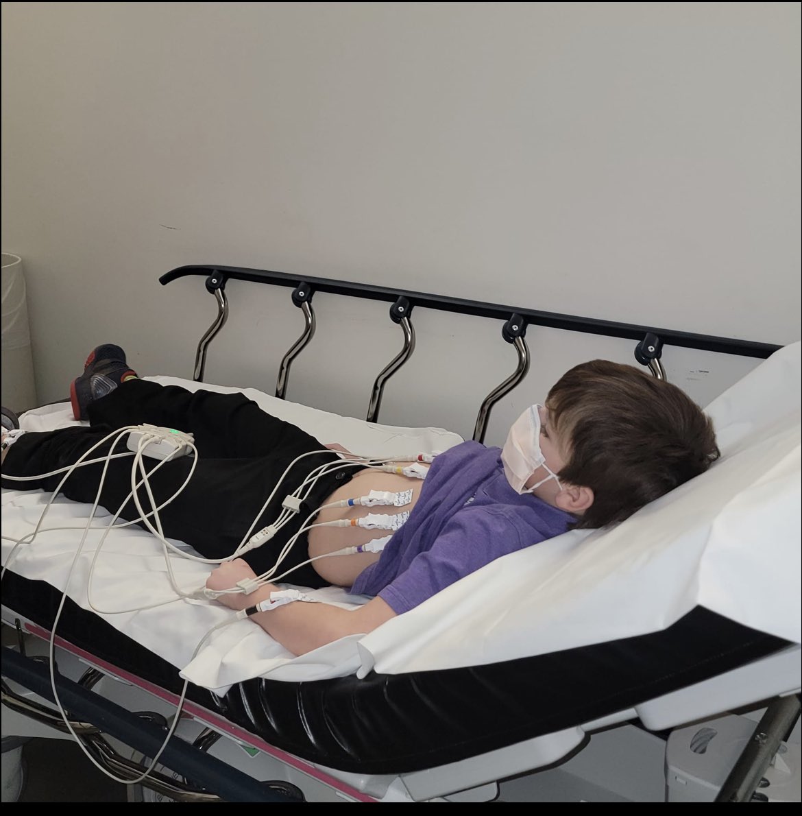 angelanashtn's tweet image. Coltons mother Naomi…

“I explained he has never had a heart condition before, not even an innocent heart murmur as a baby, and now post covid vaccine he goes bradycardia, tachycardia, afib, has a loud murmur, enlarged heart, &amp;amp; tricuspid regurgitation”

facebook.com/naomikahninsur…
