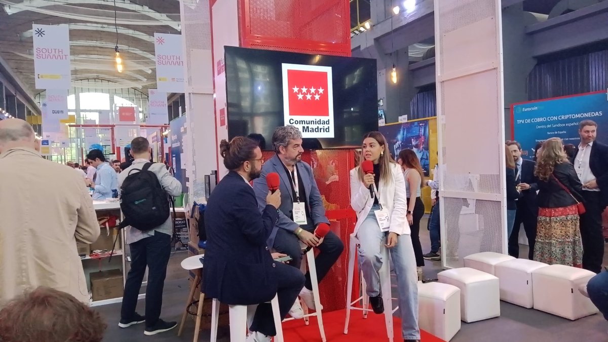NacionInnovatv's tweet photo. "Para nosotros @south_summit es una parada obligatoria para hacer #networking con proveedores, partners, clientes y ver qué puede salir de aquí"💥 nos cuenta el equipo de @GELLIFYIBERIA y @Gloop_es 👏 https://t.co/0W0yp2bClH