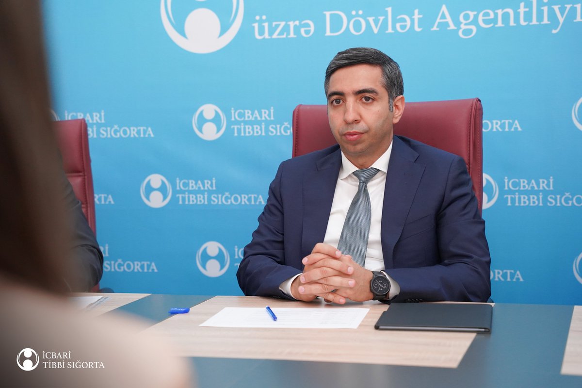 Qəbul qrafikinə uyğun olaraq vətəndaşlarla görüşdük. Onların müraciətlərini dinlədik və qeyd olunan məsələlərə qanunvericiliyə uyğun baxılması məqsədilə Agentliyin aidiyyəti struktur bölmələrinin rəhbərlərinə müvafiq tapşırıqlar verdik.