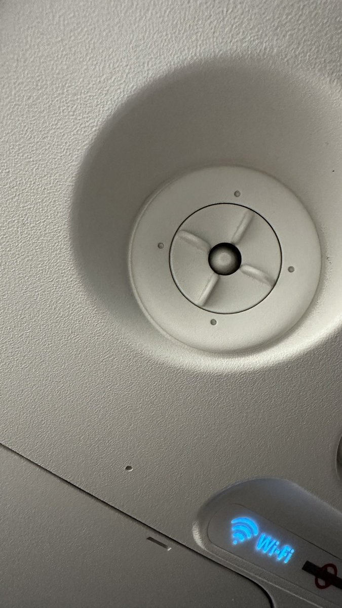 JeffreyBJones's tweet image. You already know @alexmarvez &amp;amp; @MachineGunKA #NoAC 😂