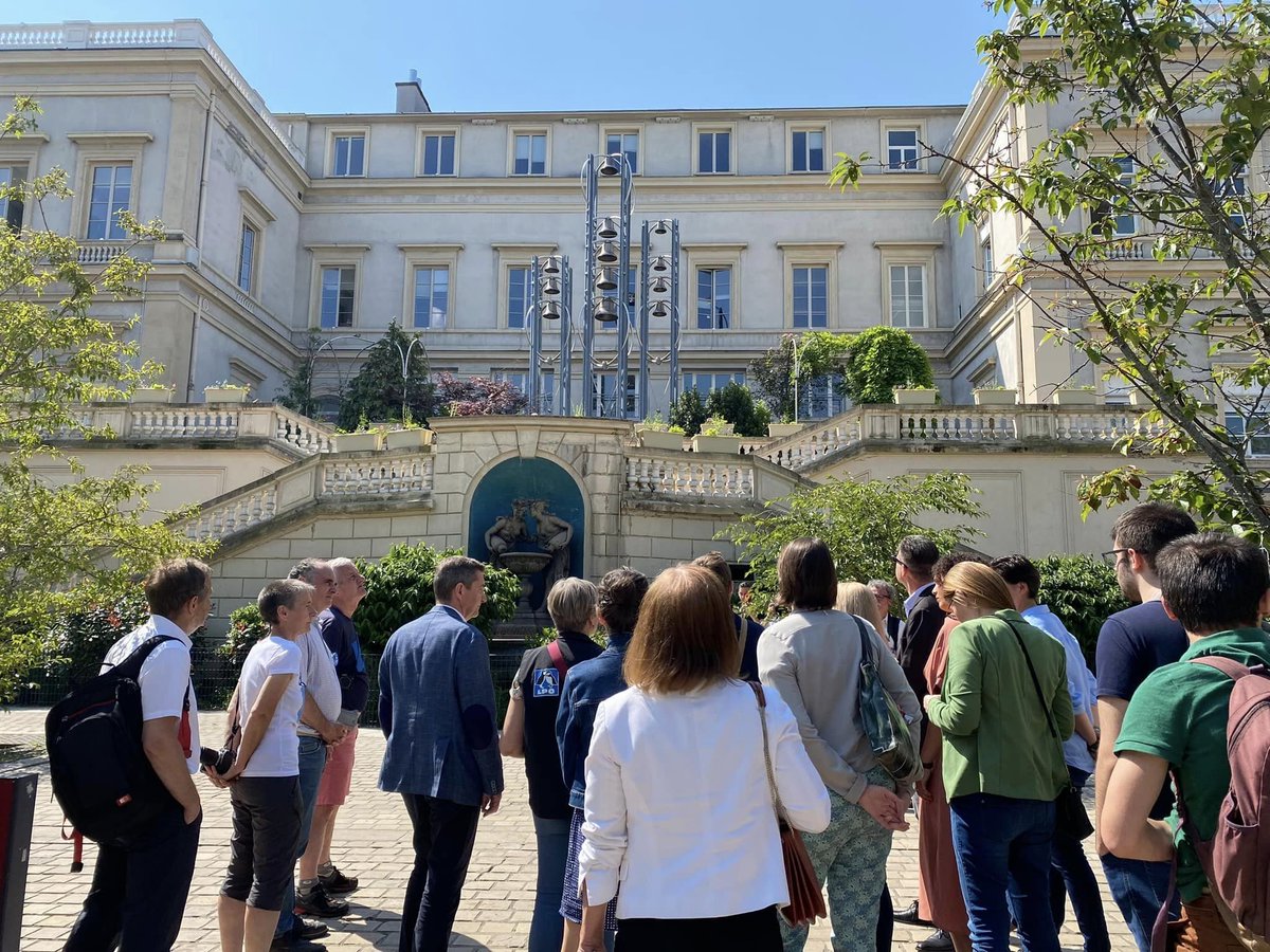 MajoriteSainte's tweet photo. En cette Journée mondiale des #martinets, la ville de Saint-Étienne se mobilise ! Nichoirs, préservation des sites de nidification, sensibilisation du public et collaboration avec les associations locales : des mesures concrètes pour protéger ces #oiseaux migrateurs fascinants. https://t.co/Z4TklPID2f