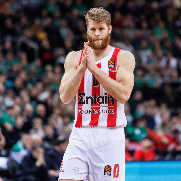 cesaremilanti's tweet photo. Walter Tavares was named the Defensive Player of the Year by the EuroLeague, but the players thought it differently.

Following an incredible season on the defensive end with Olympiacos, Thomas Walkup is awarded @the_ELPA’s Best Defender. https://t.co/2Y0LAZGBBe