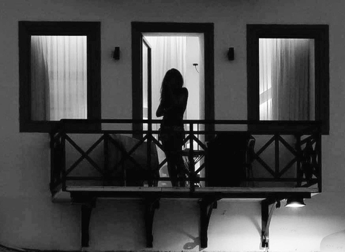 “Муу нөхөр гэгч сүүдэр мэт. Нартай өдөр зугатаавч үл сална. Бүрхэг өдөр эрэвч эс олдоно.”

📚📖