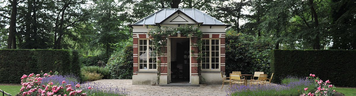 Vanmiddag uitgenodigd door #FocusRealEstate in de mooie tuin met het monumentale theehuis en de kitchen garden. Een briljante samenwerking van sterrenkoks belooft een explosie van culinaire creativiteit! #thejane <a href="/Treeswijkhoeve/">Dick Middelweerd</a>  #rogersouvereyns. Kijk er naar uit!