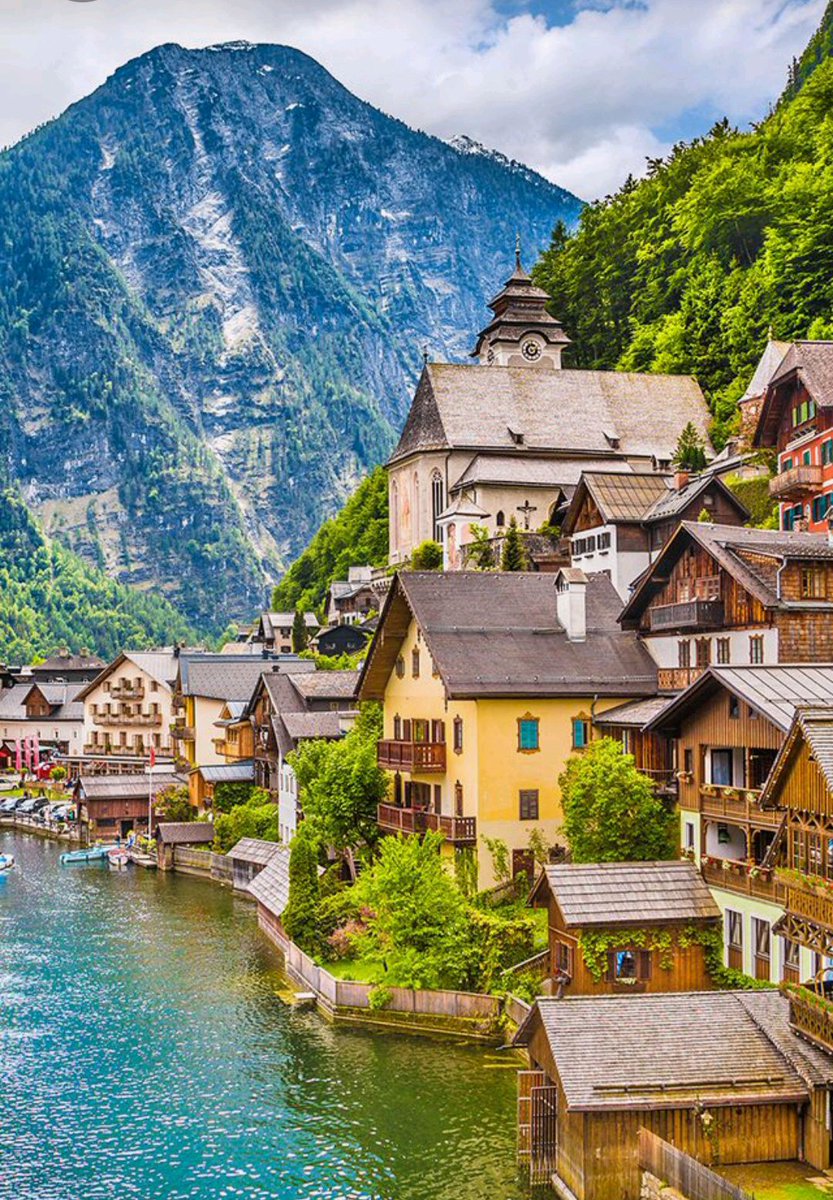 Hallstatt, Austria #picoftheday