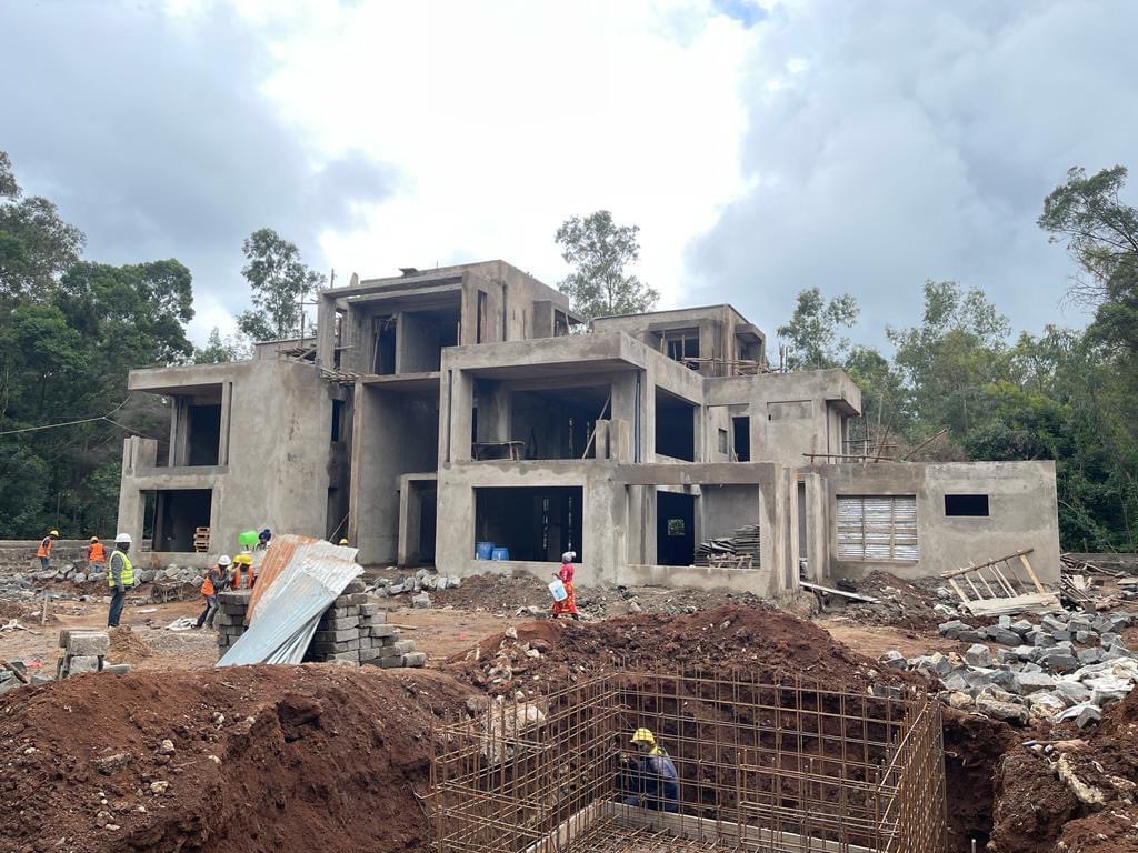 WilsaBuilders's tweet photo. Project name: Proposed 7 bedroom contemporary mansion.
Location: Karen,Nairobi County
Client: Private residence
Plot size: 150ftx150ft
Gross Area: 1200sqM
Project cost: Approximately Ksh. 60M 
Project involvement:Design + Build

Project Status: Plasters complete https://t.co/X3jgDAvw2c