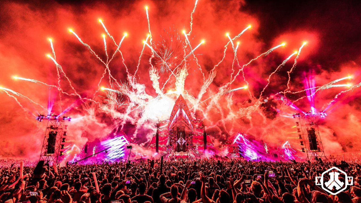 Festseasonmedia's tweet photo. 15 days until Defqon.1 ⏳ https://t.co/bQ3PPNGTT2