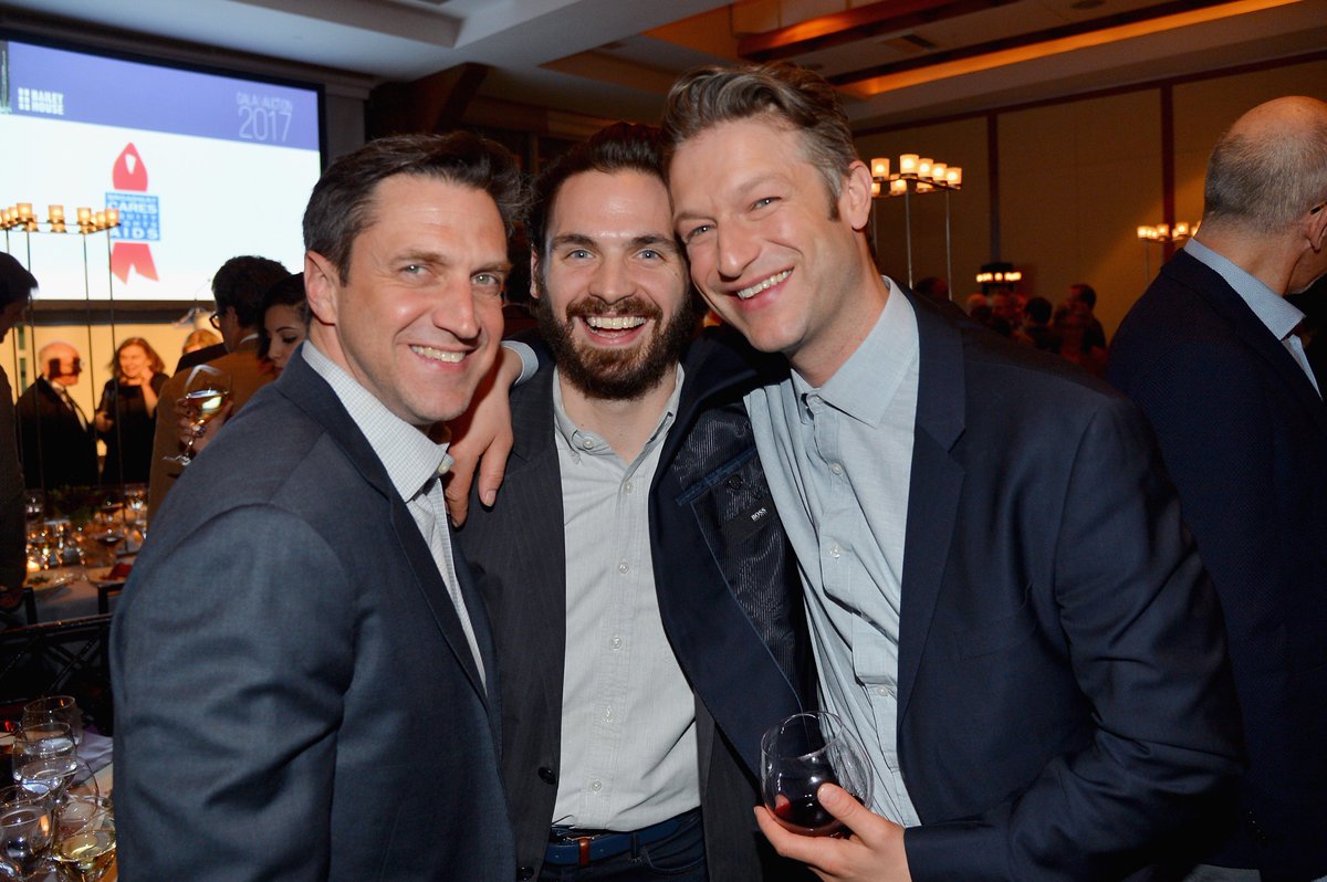 dailyscanavino's tweet photo. 🍷
#PeterScanavino #RaúlEsparza #BillCurran https://t.co/DP4yBFKgDV