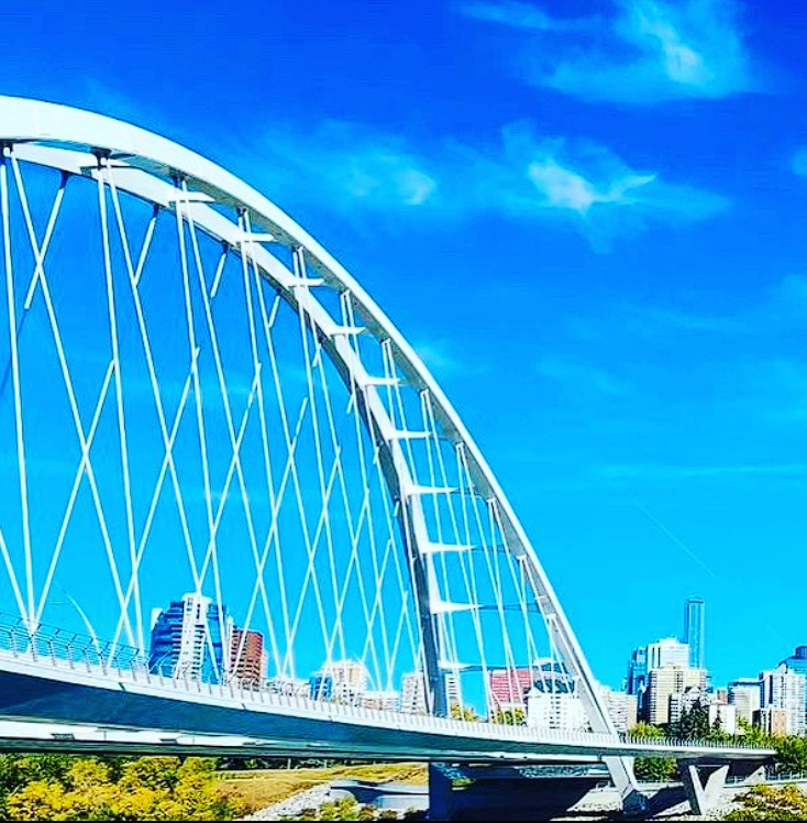 EdmontonTwitte's tweet photo. Good morning, Edmonton! The sun is shining, and the city is buzzing with energy. Step outside and feel the warmth on your skin as you embark on an adventure through our vibrant streets.#EdmontonExplorer #DiscoverEdmonton #ExploreEdmonton #CityOfChampions #YEG #YEGEvents #Alberta https://t.co/1d0zQS7uC4