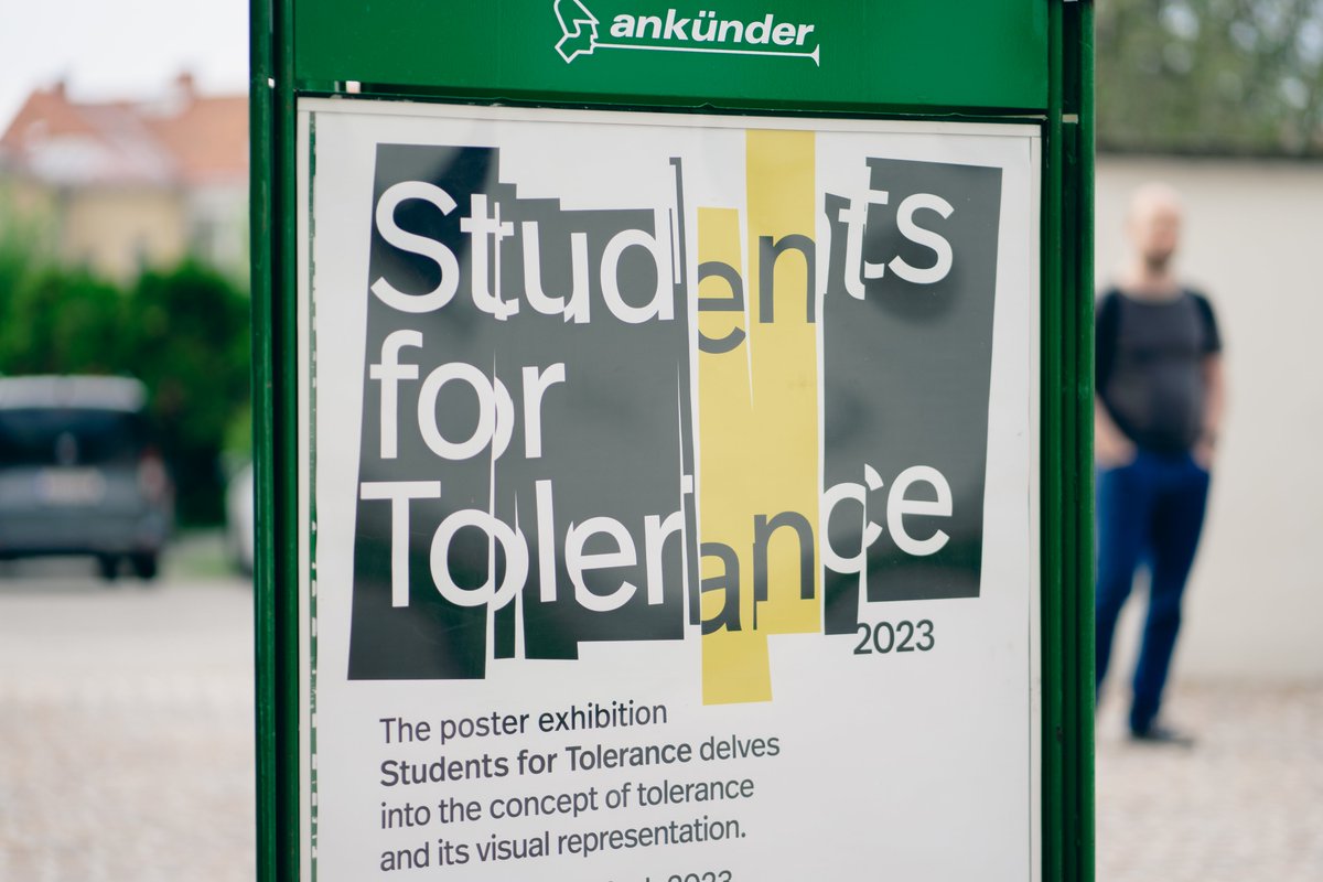 toleranceposter's tweet photo. Today Steven Heller published a post about the "Students for Tolerance" workshop. This was started by Tomislav Bobinec a professor at  FH Joanneum Graz.

https://t.co/s7KUfMJOt2

#tolerancepostersshow #toleranceproject #tolerance #FHJoanneumGraz #TomislavBobinec #StevenHeller https://t.co/dbgPGeyLvv