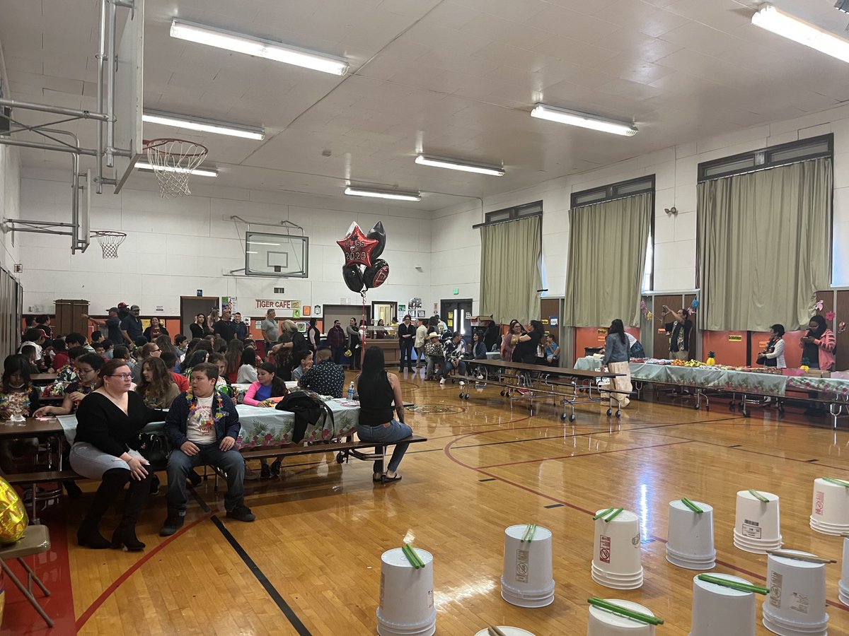 OESTigers's tweet photo. Getting ready for 5th grade breakfast.  Today we say goodbye to an awesome group of kids.  @OakleyTigers https://t.co/l50qoTdiMi