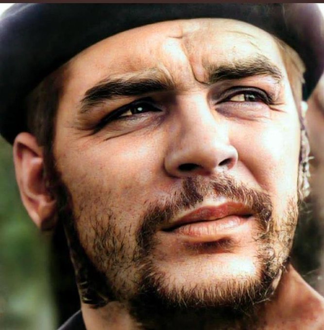Che, hombre de pensamiento profundo, de inteligencia visionaria, hombre de profunda cultura. Reunía en su persona al hombre de ideas y al hombre de acción". #MaceoYCheViven #ComoElChe #CubaPorLaVida #CubaCoopera <a href="/cubacooperaven/">Brigada Médica Cubana en Venezuela</a>