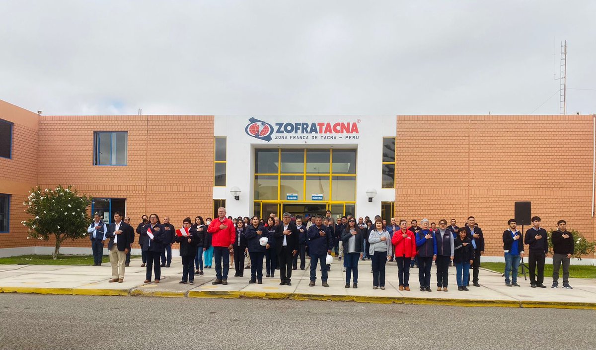 #NoticiasZofra : 🔴 Esta mañana ZOFRATACNA rindió homenaje con una ceremonia al conmemorarse el 143 aniversario de la Batalla de Arica y el Día de la Bandera Nacional 🇵🇪.
#ZOFRATACNA #ZonaFranca #Tacna #DíaDeLaBandera
