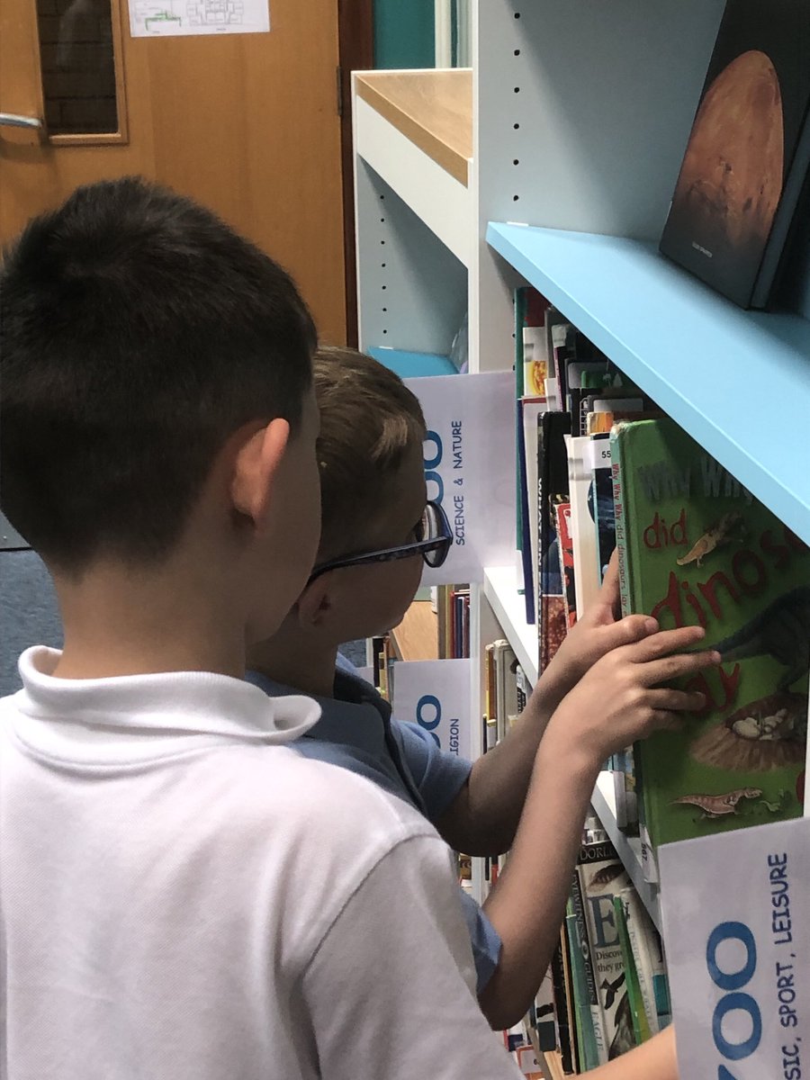MrsVps's tweet photo. P2M enjoying using the new school@library#VPSreads https://t.co/8nzt0yJgFo