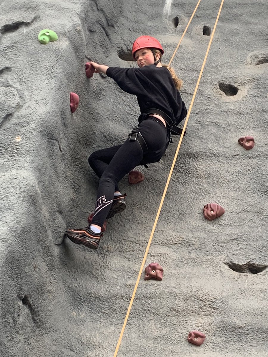 Trying a bit of wall climbing <a href="/MrMurphyLVPS/">Mr Murphy & P5M</a> @MissTolandLVPS <a href="/mrselliottlvps/">Mrs Elliott LVPS</a>