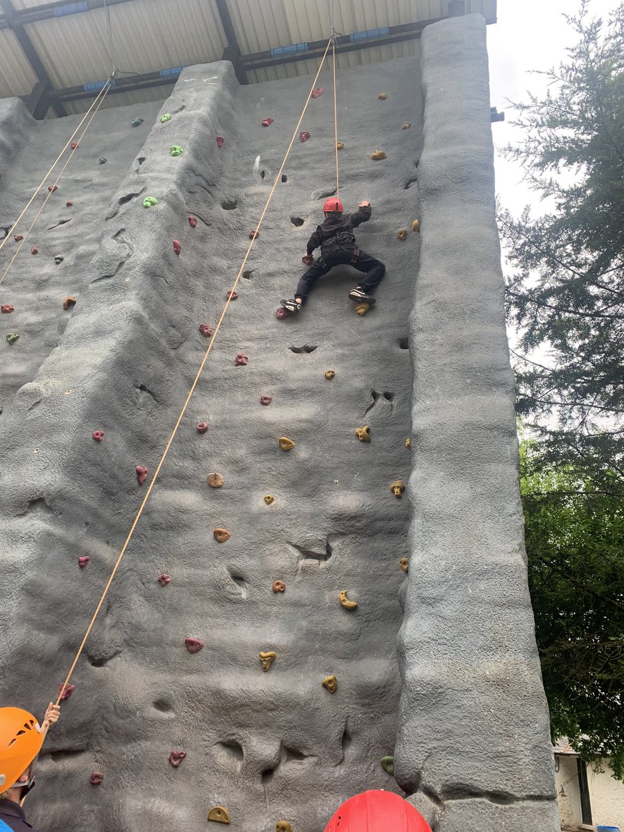 Trying a bit of wall climbing <a href="/MrMurphyLVPS/">Mr Murphy & P5M</a> @MissTolandLVPS <a href="/mrselliottlvps/">Mrs Elliott LVPS</a>