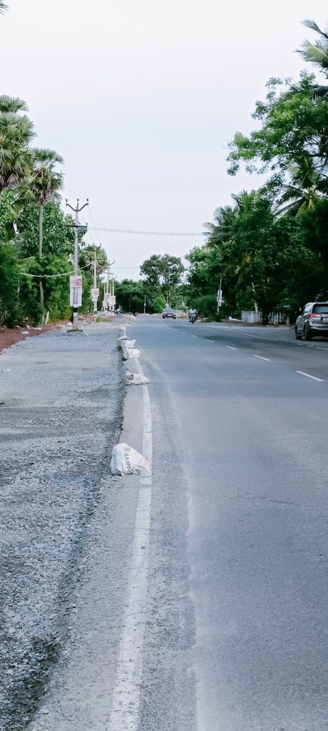 Pkturban2023's tweet photo. பட்டுக்கோட்டை - தஞ்சாவூர் நான்கு வழிச்சாலை திட்டம்..
தமிழ்நாடு அரசு நெடுஞ்சாலைதுறை சார்பில் #SH29 மாநிலச்சாலை நான்கு வழிச்சாலை திட்டமாக மேம்படுத்த பணிகள் நடந்து வருகிறது.இது 2024-25 க்குள் முடிக்கபடலாம் என நெடுஞ்சாலை துறை தகவல்
இடம் -ஆவிடநல்லவிஜயபுரம்
@PattukkottaiU https://t.co/cjCpGvnkwB