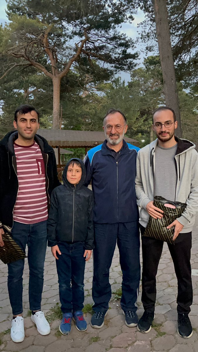 2022-2023 Mezuniyet programımızı Paşabahçe'de gerçekleştirdik 💯

Bu sene bölümlerinden mezun olan dostlarımız Dr. Buğra Okyay ve Fatih Eren'e bundan sonraki hayatlarında sağlık afiyet ve başarılar diliyoruz 🌹🤲

Allah birliğimizi daim eylesin 😊

<a href="/HSVogrenci/">HAYAT VAKFI Öğrenci Kozası</a>